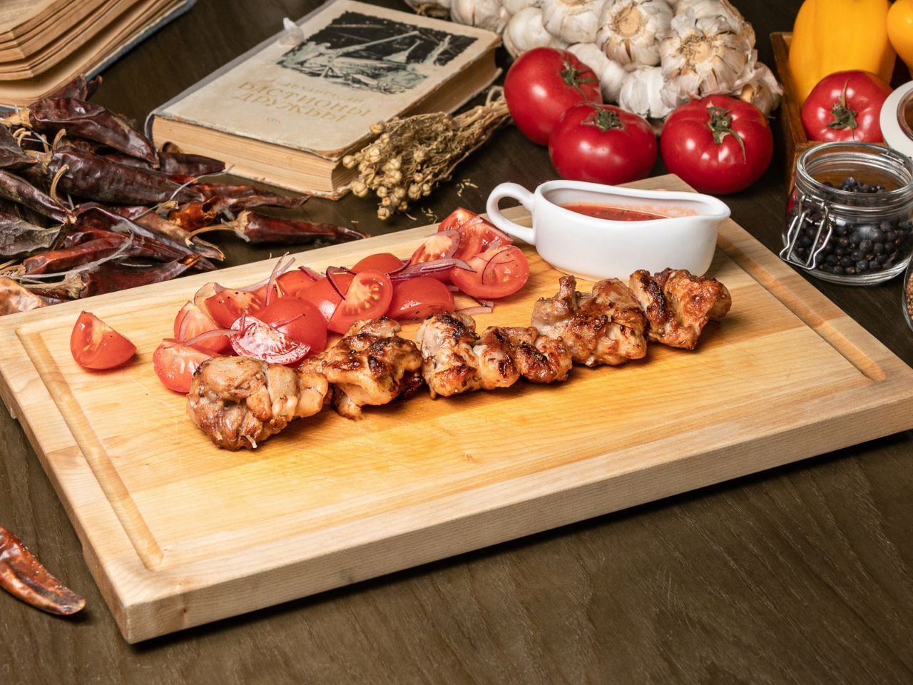 Ресторан честная кухня красные ворота. Шашлычный дом когалым. Шашлычный дом. Меню шашлычных. Шашлычный домик меню.