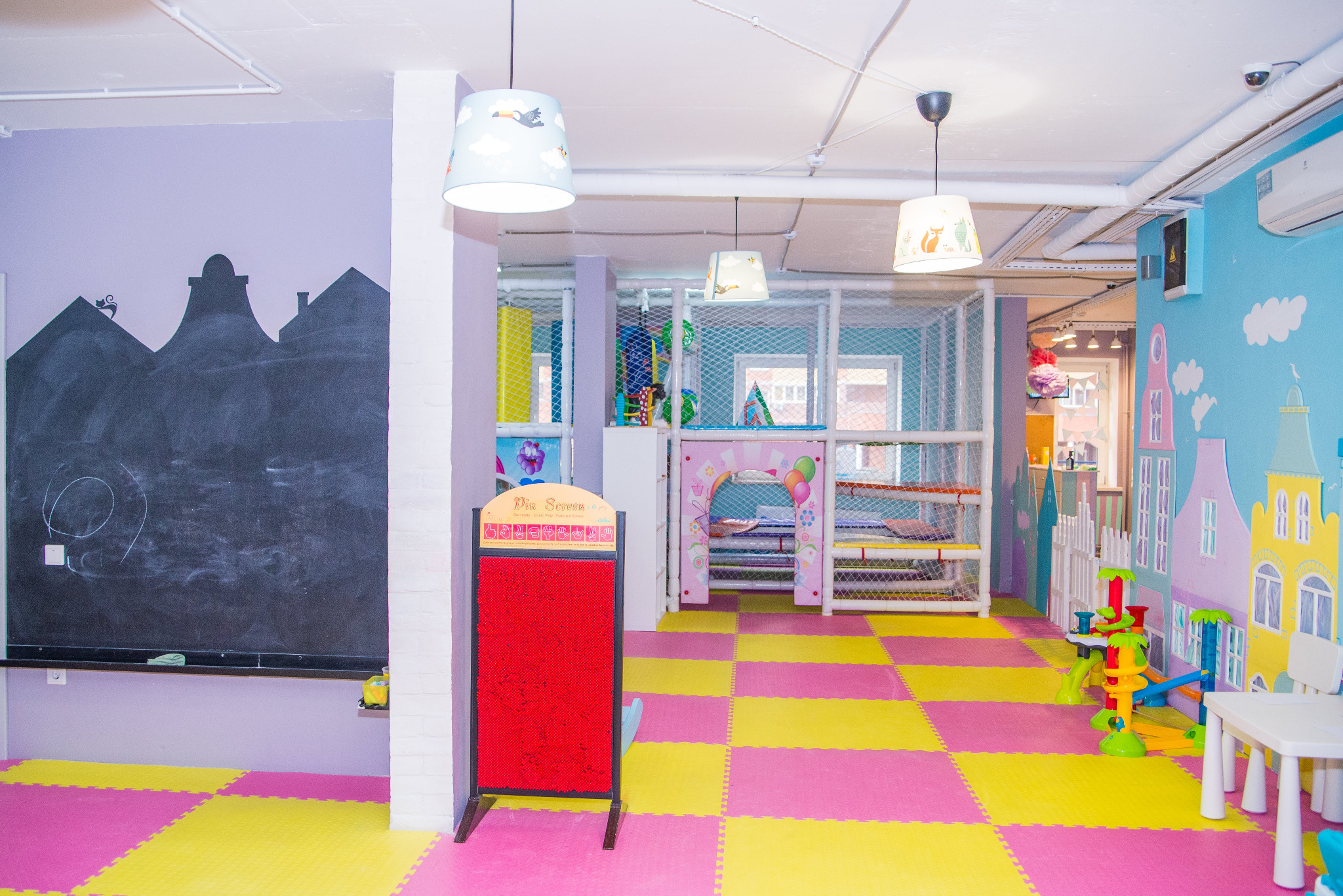 Детская игровая комната балашиха. Лабиринт балашиха. Детские комнаты в балашихе. Джуманджи коломна рио. Трц глобус детская комната.