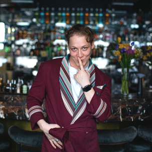 Күңші әйелдің траншақтанып жатқан фотосы