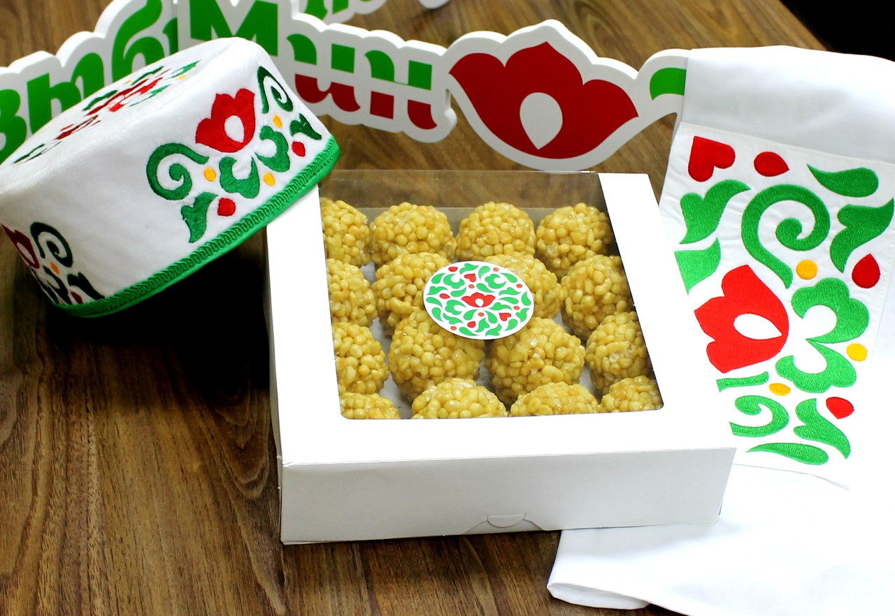 Кремлевская 21 казань тюбетей. Тюбетей казань. Тюбетей кремлевская. Тюбетей заказ. Тюбетей заказ.